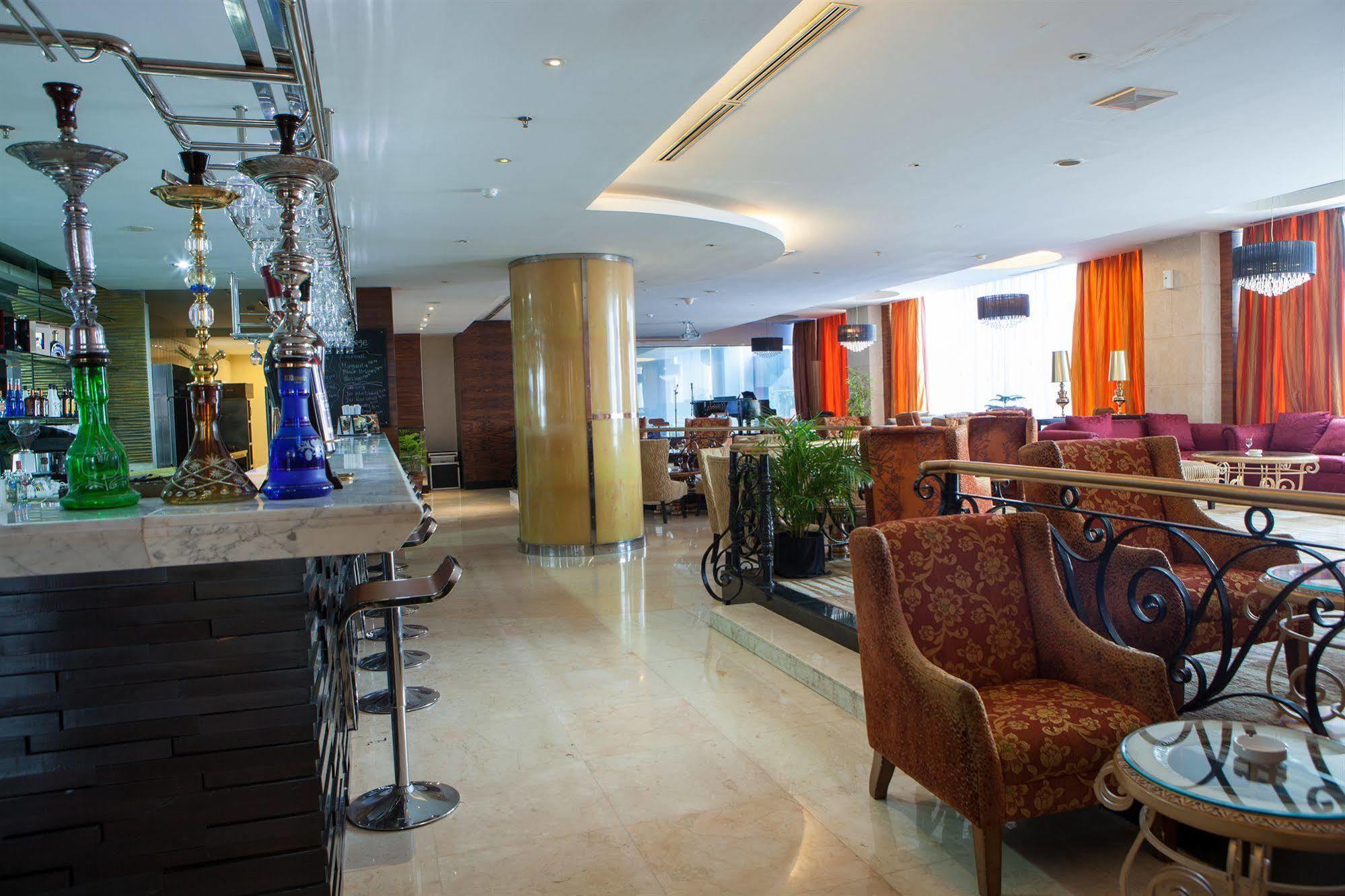 Premier Basko Hotel Padang  Exterior photo